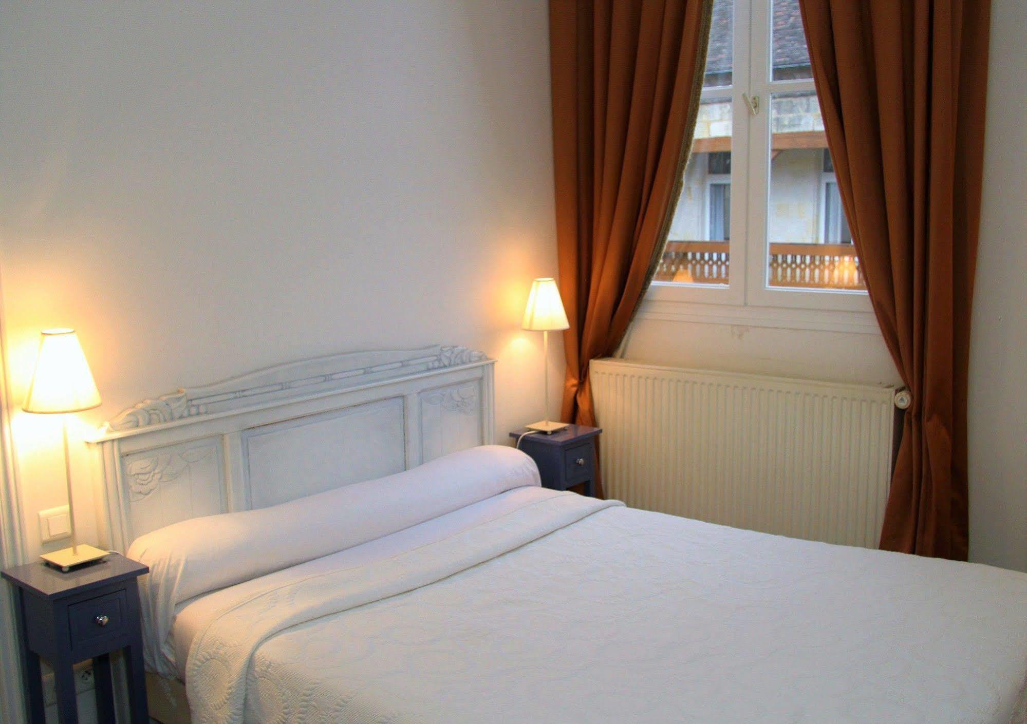Hotel Le Regent Villers-Cotterets  Exterior photo